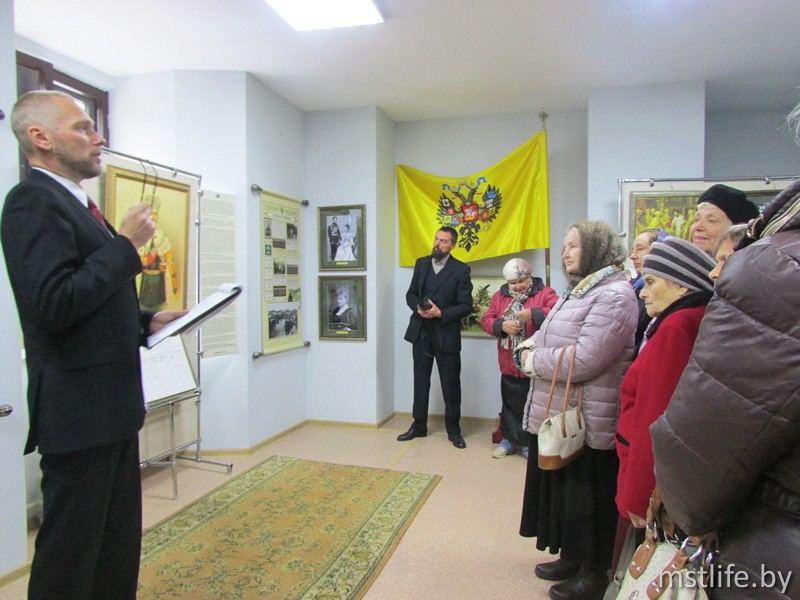 В церкви в честь преподобного Силуана Афонского открылась выставка, посвящённая императору Николаю II и его семье