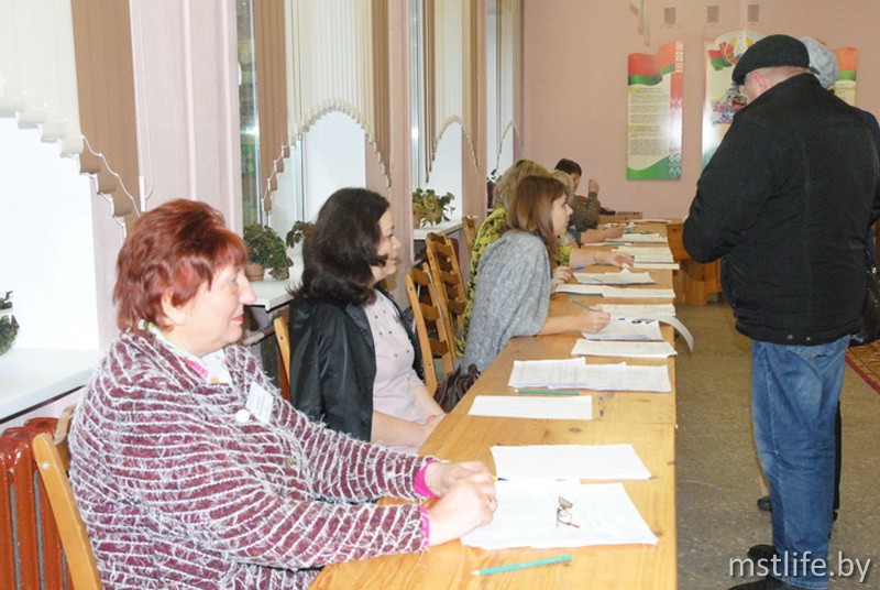 Как проходят выборы в Палату представителей Национального собрания Республики Беларусь на Мстиславском участке для голосования №44