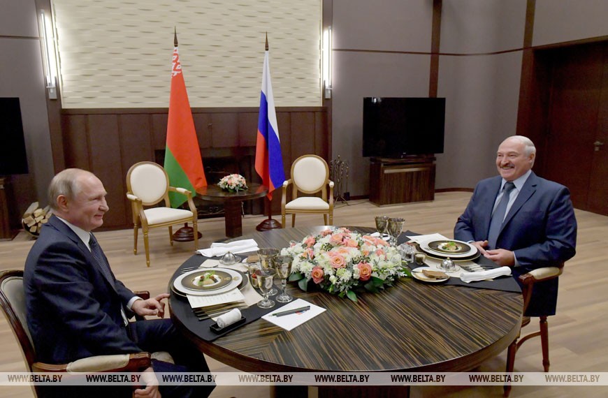Лукашенко на переговорах с Путиным: не просим ничего, только равные условия