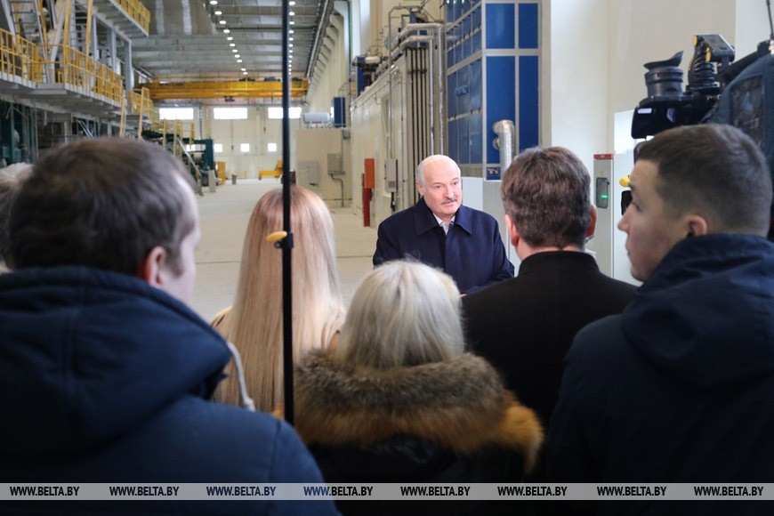 "Валюту надо зарабатывать, а не вывозить" - Лукашенко пообещал серьёзно взяться за импортозамещение