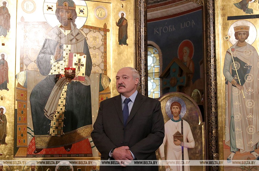 "В единстве залог наших успехов" - Лукашенко в Рождество приехал в храм Свято-Елисаветинской обители