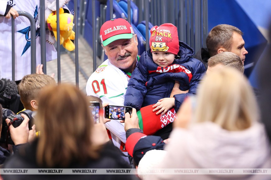Хоккейная команда Президента Беларуси победила в XVI Рождественском турнире