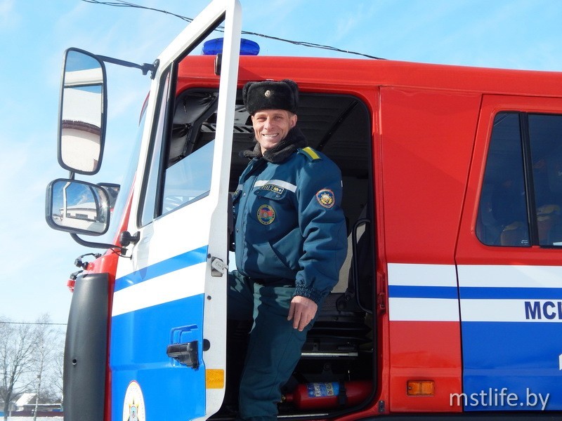 Мстиславские пожарные празднуют День спасателя