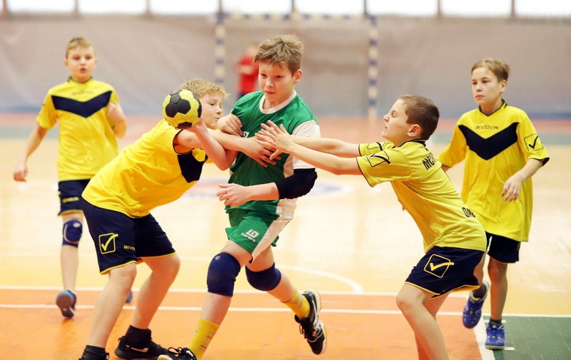 Школьники из Рязанцев поборются за десятку сильнейших детской гандбольной лиги Zubrcup