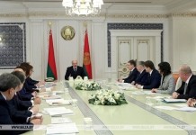 Президент Беларуси Александр Лукашенко провел сегодня совещание с руководителями ведущих государственных средств массовой информации. 