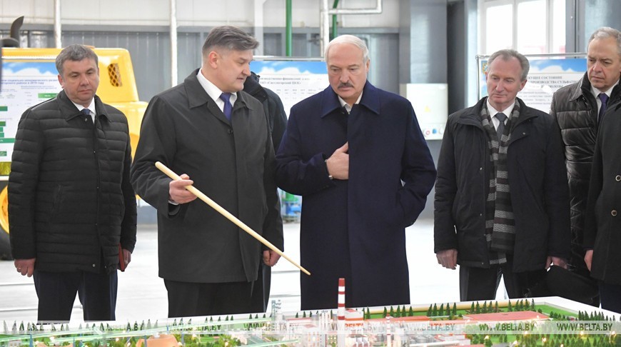 Президент Беларуси Александр Лукашенко посещает Светлогорский ЦКК