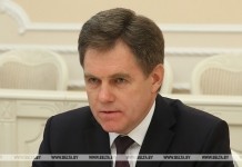 Детсады, питание и платные услуги - Петришенко поручил решить проблемы в образовании