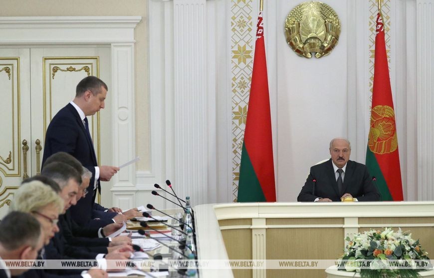 О правах работников, надзоре за техникой и вторсырье - Лукашенко собрал совещание с руководством Совмина
