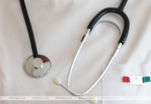 Минздрав призывает пожилых людей оставаться дома в связи с COVID-19