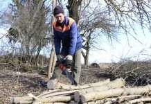 Жители д. Лопатино наводят порядок