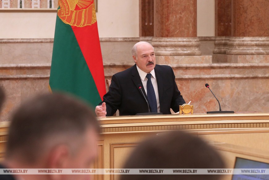 Лукашенко ждёт от правительства выполнения основных показателей в экономике