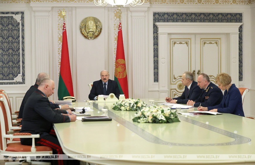 Лукашенко требует взвешенного подхода при сокращении сроков за наркотики и сохраняет жесткость к коррупционерам
