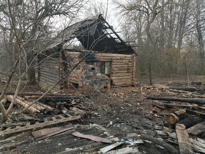 Неосторожное обращение с огнём привело к пожару в д. Воловники