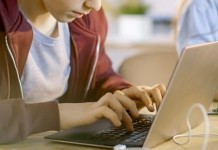 МЧС предлагает школьникам учиться правилам безопасности онлайн