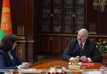 «Мы сдаем экзамен народу» — Лукашенко поручил проанализировать вопросы, с которыми обращаются люди при сборе подписей Президент Беларуси