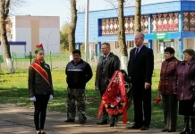 Дмитрий Пимошенко возложил цветы к памятнику погибшим землякам в аг. Копачи