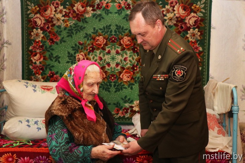 Мстиславские ветераны продолжают принимать поздравления