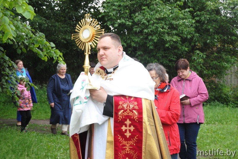 В кармелитском костёле католики отметили праздник Божьего Тела и Крови
