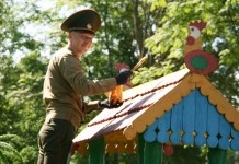В рамках республиканского проекта «#РаЗАм з бацькамi» в Мстиславле обновляют детские площадки