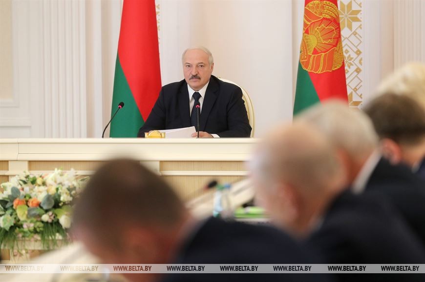 Зарплаты, занятость, цены — Лукашенко ориентирует правительство на решение значимых для общества вопросов