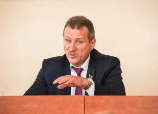 Сенатор Валерий Полищук встретился с трудовыми коллективами Мстиславского района