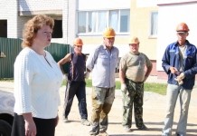 Депутат Елена Колеснёва рассказала о новых законопроектах на встрече с трудовыми коллективами