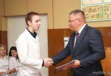 Мстиславских медработников наградили за вклад в борьбе с коронавирусом