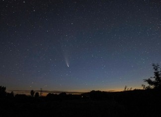 Комета Neowise пролетает над Мстиславлем