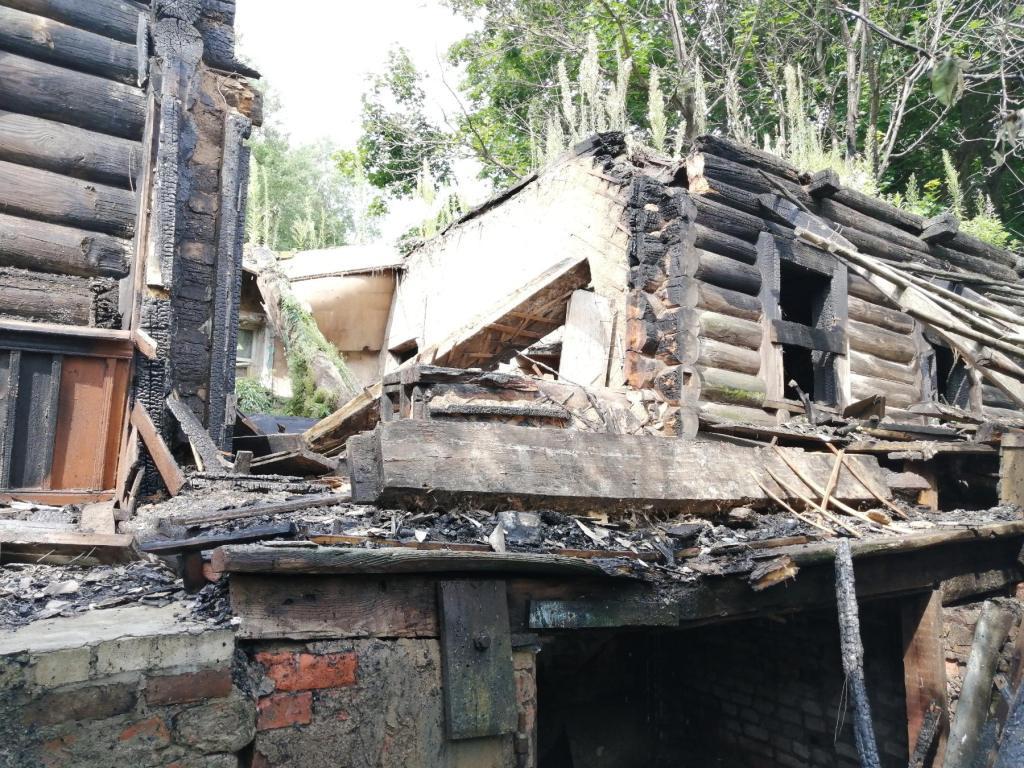 В Мстиславле произошёл пожар на улице Пионерской. Горел нежилой дом