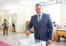 Дмитрий Пимошенко проголосовал на Мстиславском участке №4
