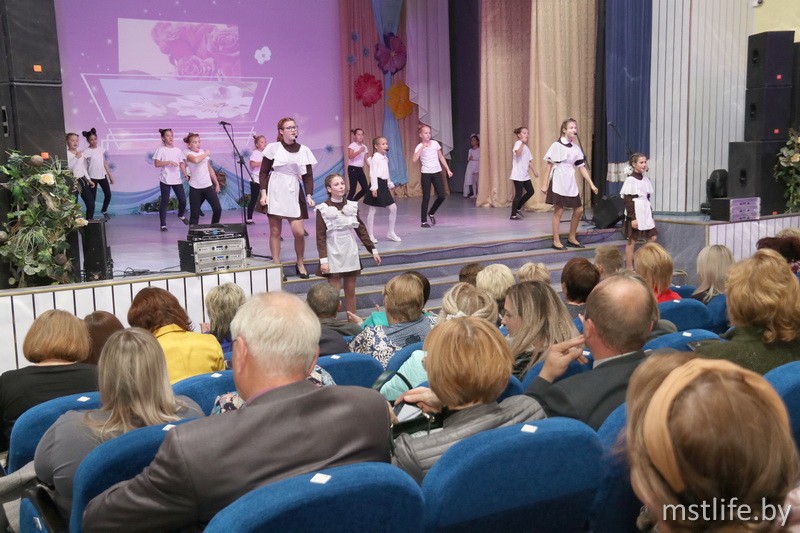 В Мстиславле в канун Дня учителя чествовали лучших педагогов