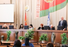 Во время заседания Совета организаций профсоюзов.