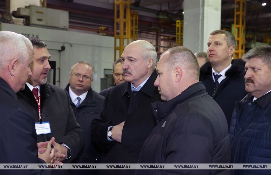 Лукашенко о предприятиях: некоторые предлагают перемены — "это не надо, продадим", но мы пошли другим путём
