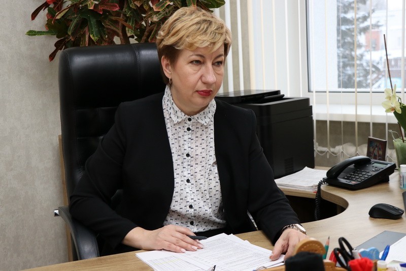 Об изменениях в оплате труда бюджетников, начислении пенсии многодетным матерям — в интервью с Ларисой Филипенко