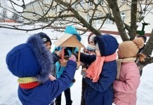 Гимназисты-первоклассники в рамках акции смастерили кормушки. Вот имена победителей