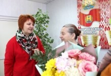 Белая Русь поздравила юбиляров в рамках социальной акции «Забота». Кто принимал подарки?