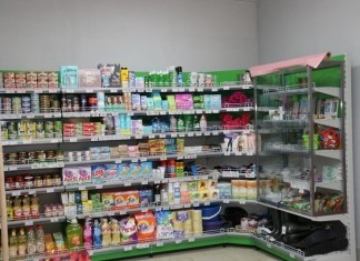 Заведующий магазином вынесла из магазина товаров на 11 000 рублей.