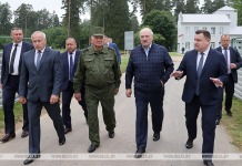 «Самое главное — локализация» — Лукашенко ознакомился с производством боеприпасов для стрелкового оружия