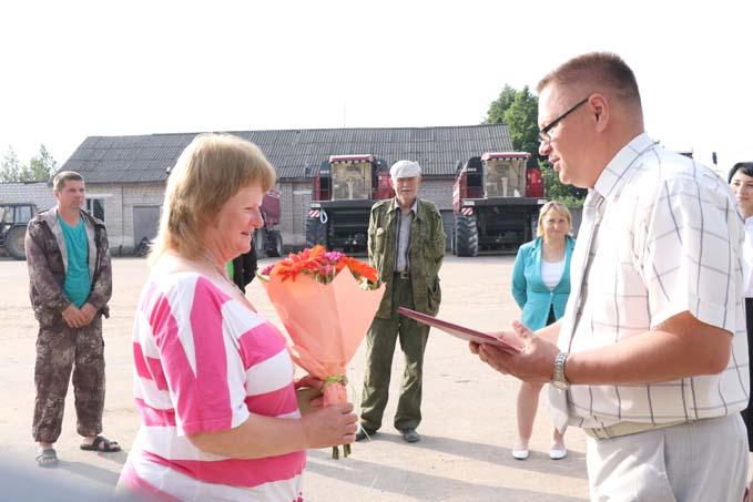 Дмитрий Пимошенко поздравил с юбилеем директора ОАО «Заболотье-агростандарт»