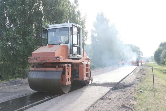 В Ходосах идёт текущий ремонт дороги. Фотофакт