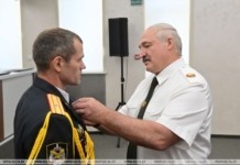 Лукашенко вручил госнаграды представителям силовых ведомств