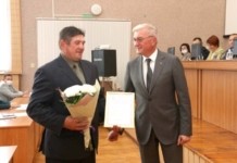 Валерий Малашко вручил Почётный диплом облисполкома оператору ОАО «Октябрь»