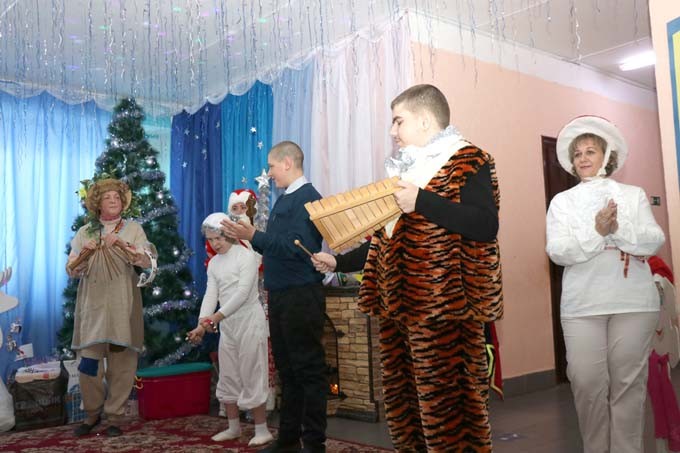 В Мстиславском центре коррекции прошёл новогодний утренник