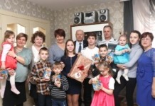 Воспитанников дома семейного типа поздравили с наступающим Новым годом