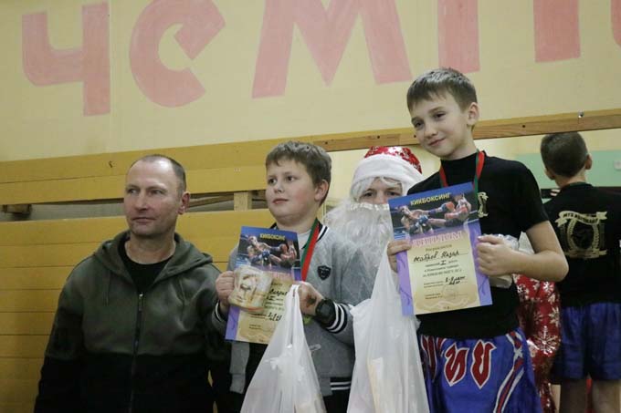 В Мстиславле провели рождественский турнир по кикбоксингу