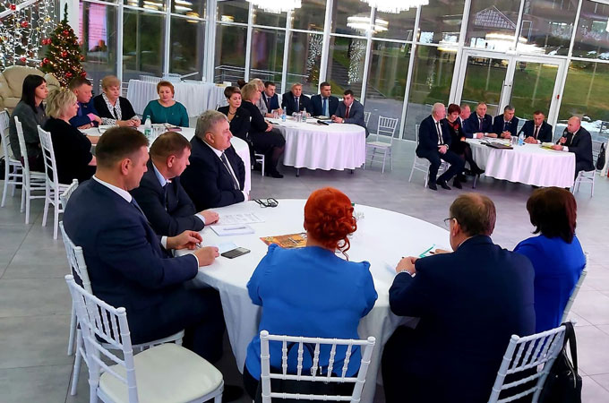 Круглый стол Могилёвской областной ассоциации депутатов. Каким опытом поделились мстиславские депутаты