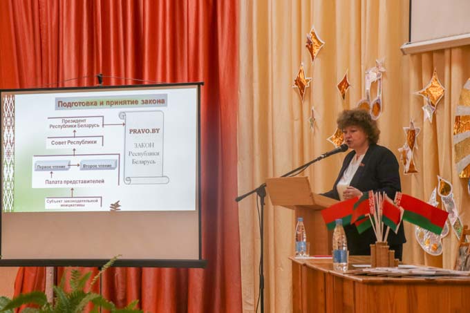 Елена Колеснёва: проект Основного Закона разрабатывался с учётом конструктивных замечаний и предложений белорусов