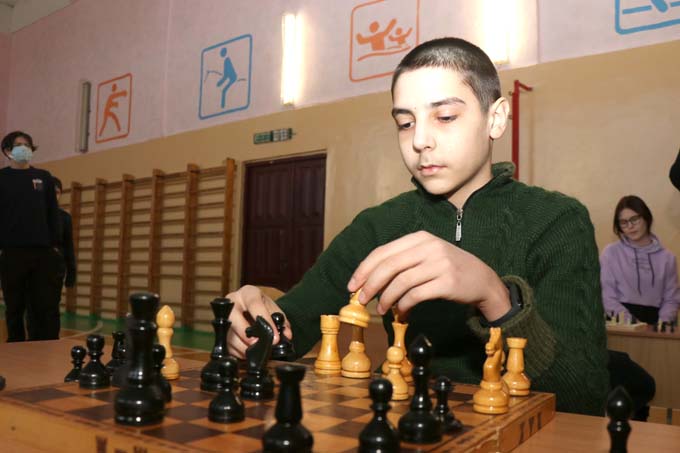 Узнали, кто стал победителем спартакиады школьников по шахматам