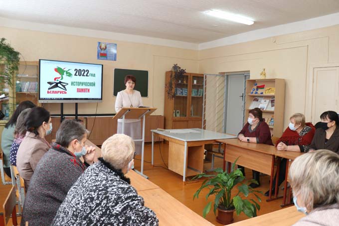 Елена Клеенкова встретилась с педагогами и молодёжью в Мазоловской школе. Что обсуждали