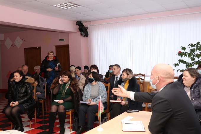 В Ходосах депутаты обсудили проблемы взаимодействия с населением